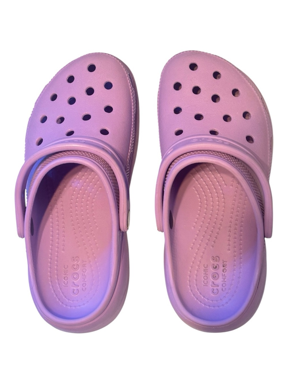 CROCS Women’s  Classic Clog in Lavender Size 6-excellent condition